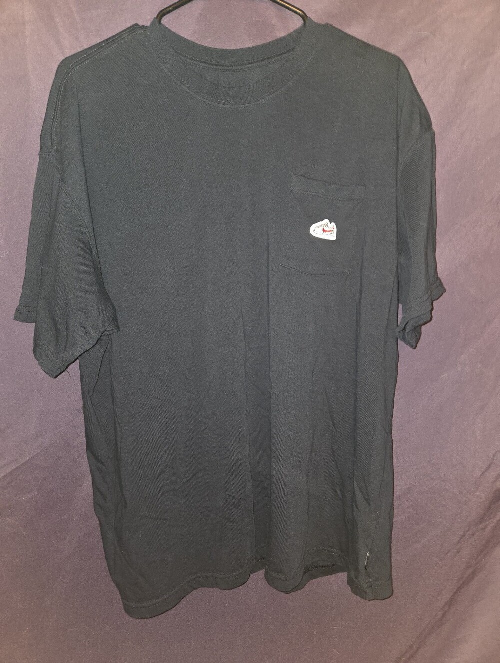 Nike M90 Pocket T-Shirt featuring an embroidered Cortez sneaker patch Xl